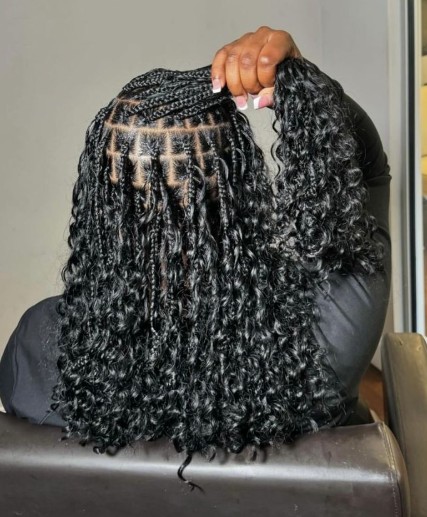 Small medium boho knotless braids by Black Diamants Hairbraiding