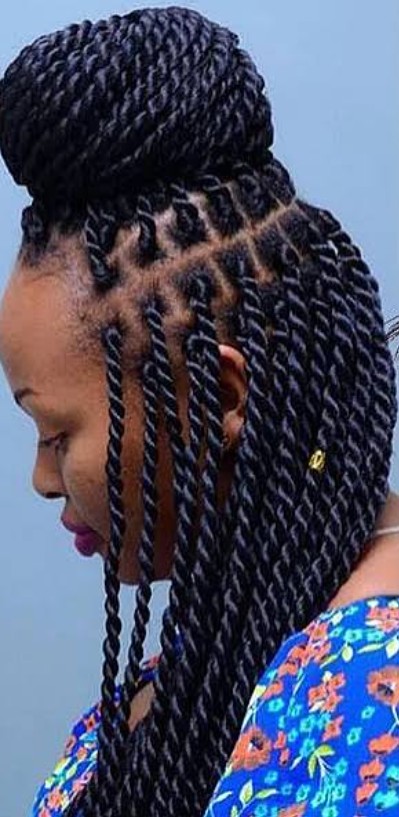 Medium large Senegalese twist by Black Diamants Hairbraiding