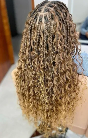 Medium boho knotless braids by Black Diamants Hairbraiding