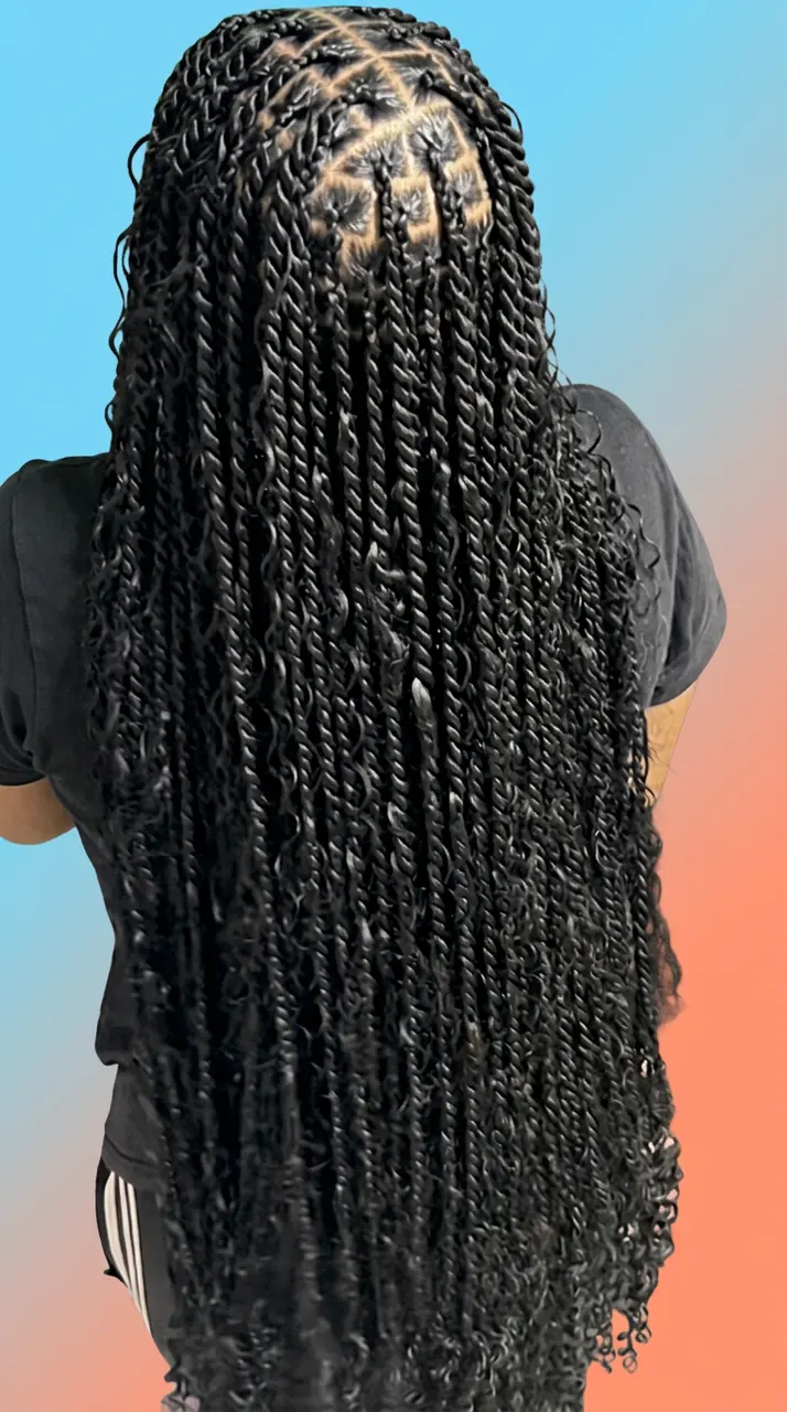 Small medium island twist by Black Diamants Hairbraiding